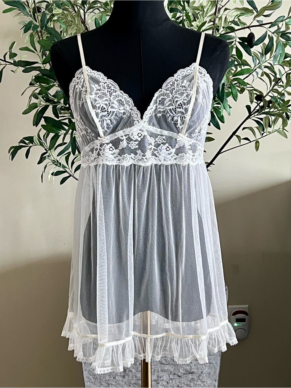 Victoria's Secret Ivory Lace Chemise with Sheer Skirt